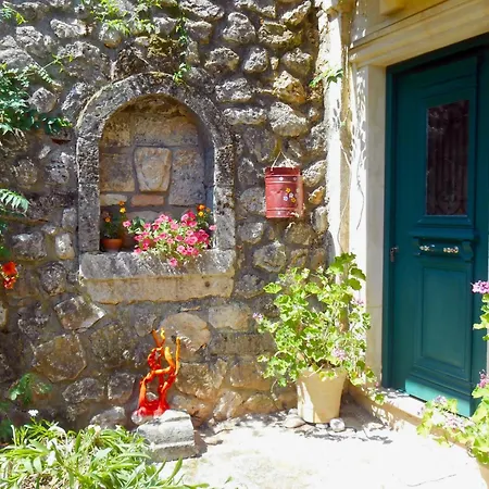 Polytropon Διαμέρισμα *